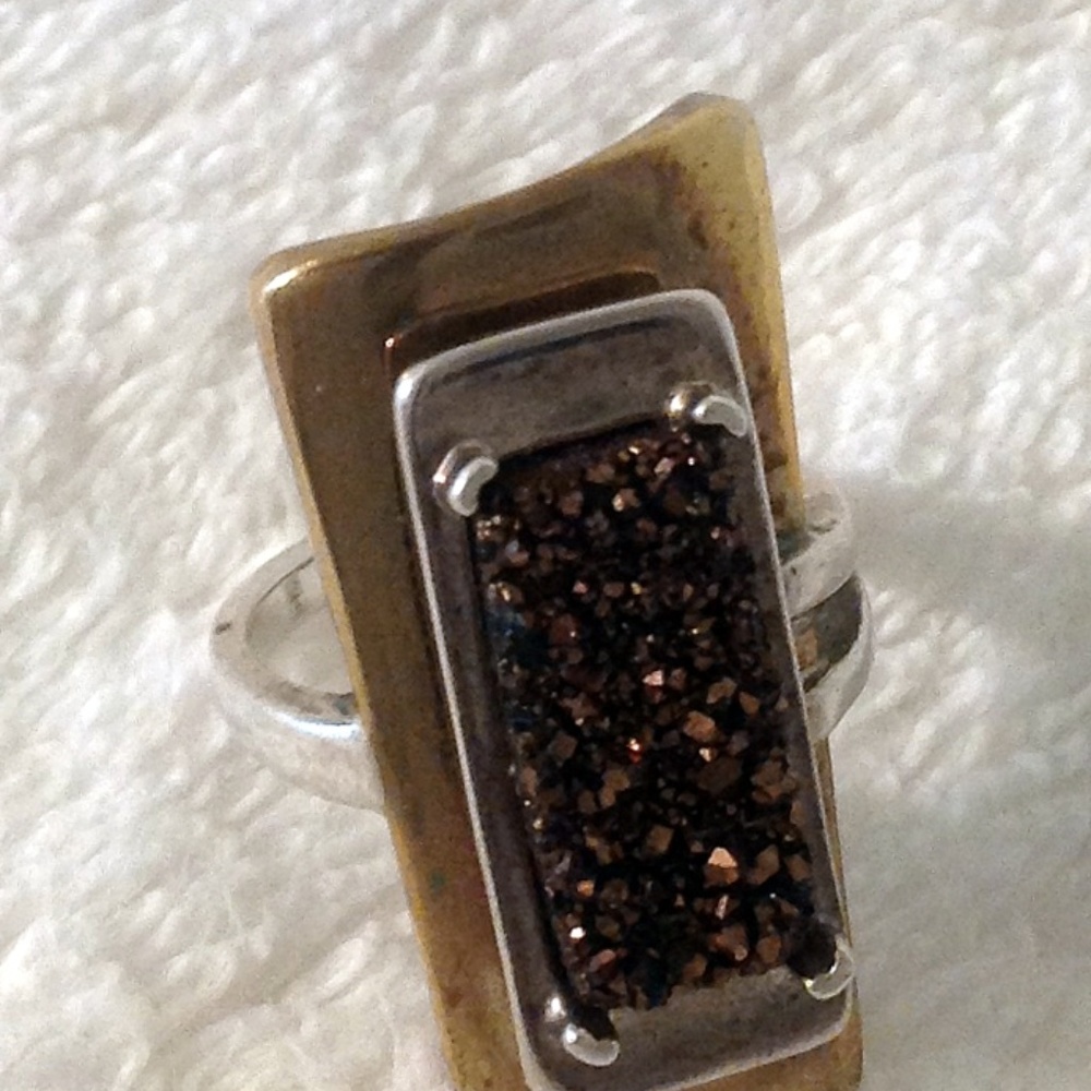 DRUZY QUARTS SIZE 7 RING WITH  SILVER BACK GROUND